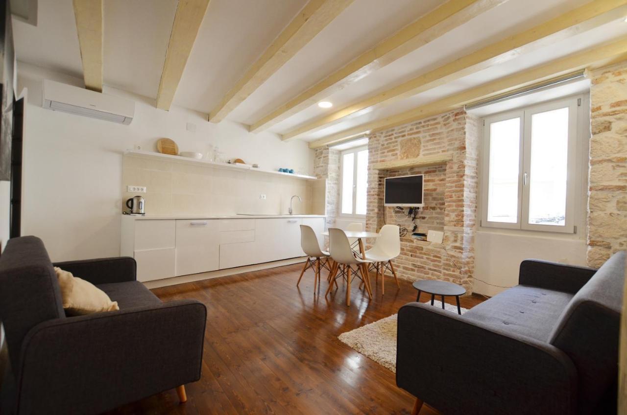 Grisia Apartments Ровінь Екстер'єр фото