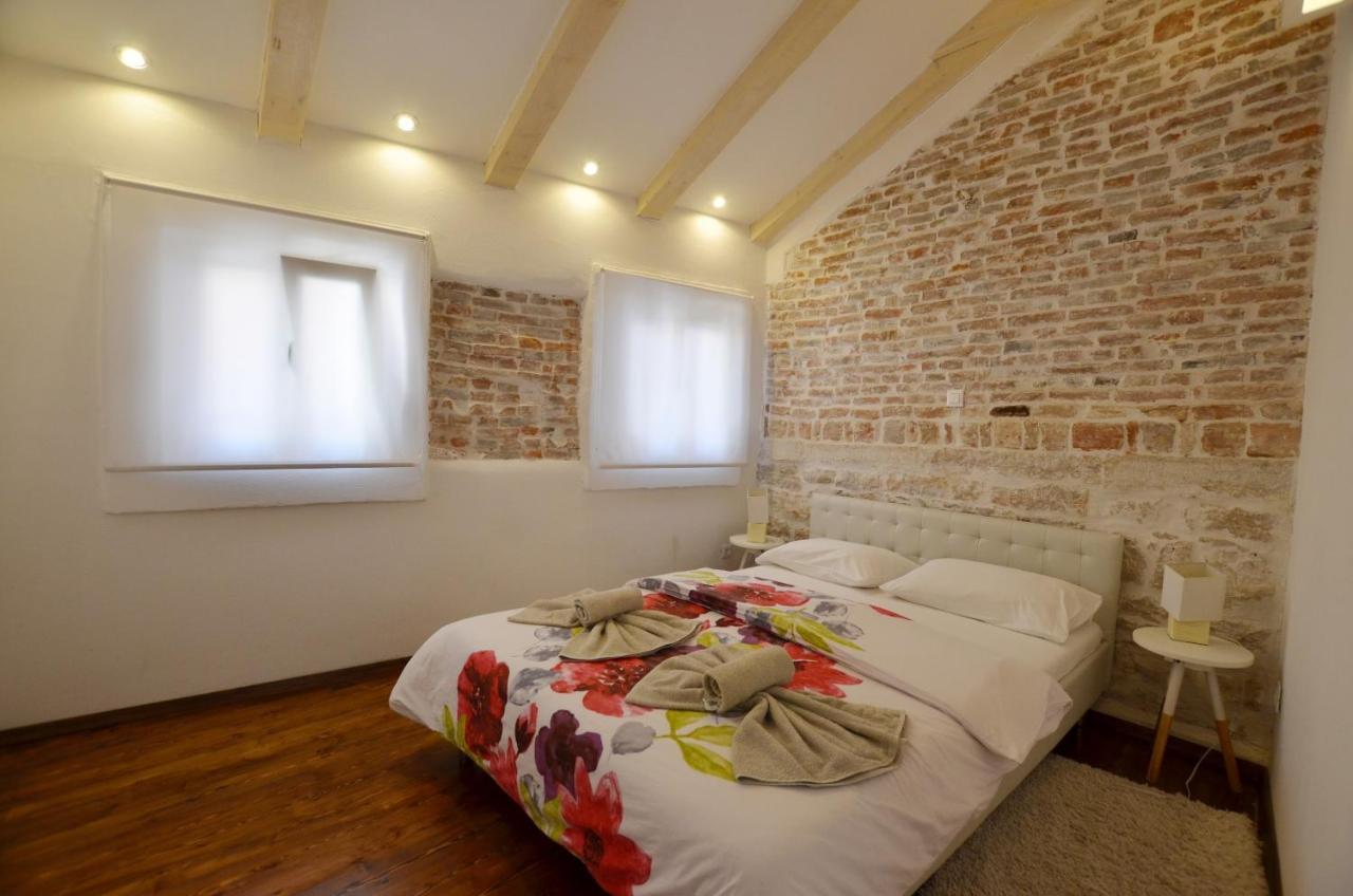 Grisia Apartments Ровінь Екстер'єр фото
